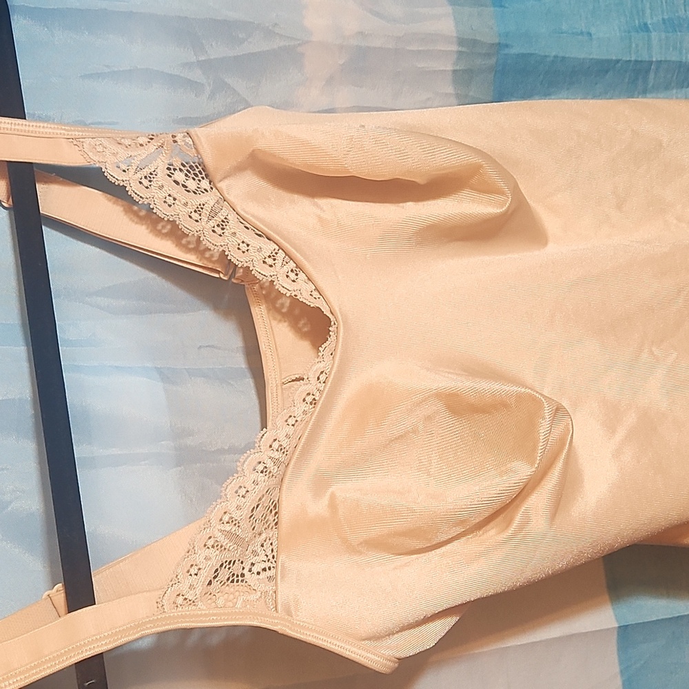 Ruby Ribbon Lumina Lace Size 38 - image 3